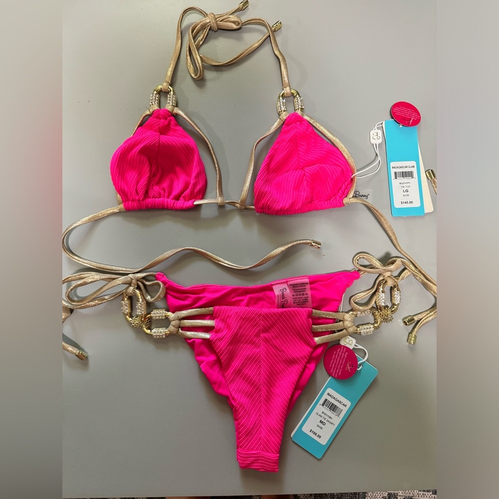 BEACH BUNNY
MADAGASCAR GLAM TRI-MADAGASCAR GLAM TIE BIKINI🩷